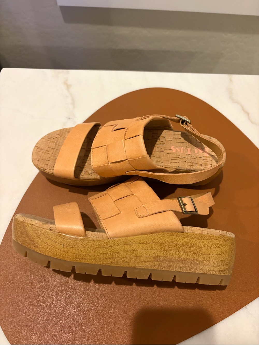 Korks Ease Ferya platform sandals size 8 New